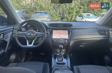 Позашляховик / Кросовер Nissan Rogue 2017 в  фото 7 Позашляховик / Кросовер Nissan Rogue 2017 в