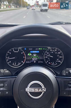 Внедорожник / Кроссовер Nissan Rogue 2023 в 