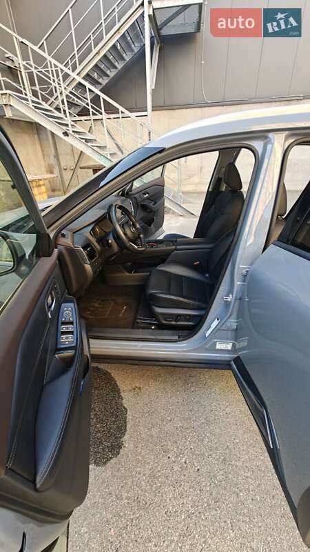 Позашляховик / Кросовер Nissan Rogue 2022 в Києві