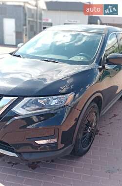 Внедорожник / Кроссовер Nissan Rogue 2017 в Сарнах
