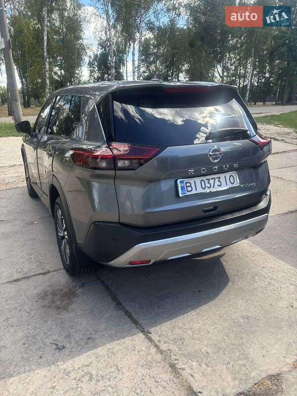 Внедорожник / Кроссовер Nissan Rogue 2021 в Лебедине