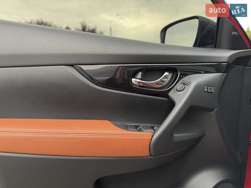 Внедорожник / Кроссовер Nissan Rogue 2017 в Одессе