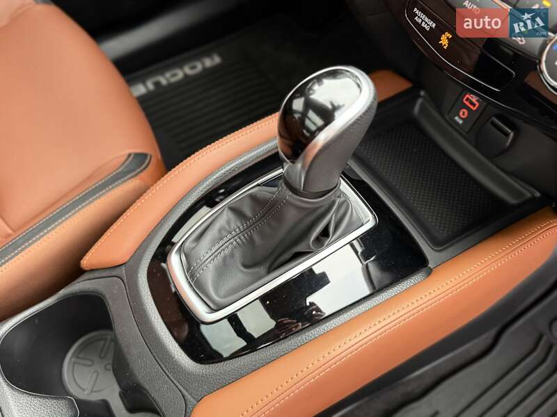 Внедорожник / Кроссовер Nissan Rogue 2017 в Одессе