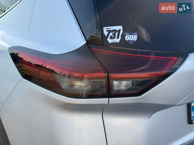 Позашляховик / Кросовер Nissan Rogue 2021 в Києві