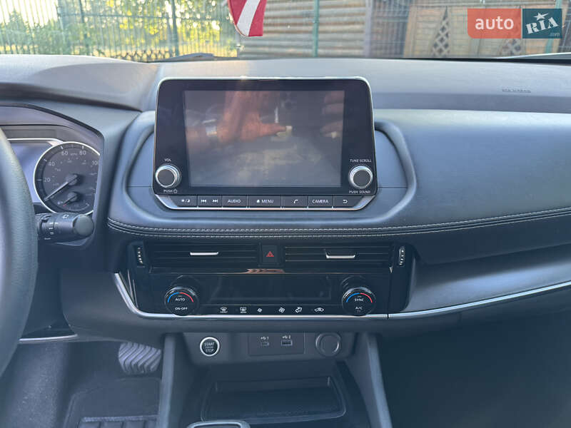 Позашляховик / Кросовер Nissan Rogue 2021 в Києві