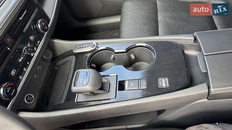 Позашляховик / Кросовер Nissan Rogue 2021 в Києві