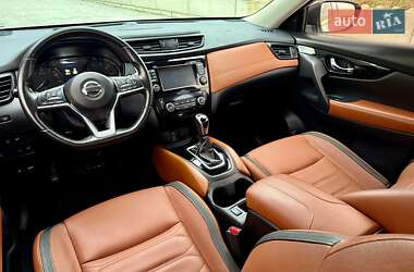 Внедорожник / Кроссовер Nissan Rogue 2017 в Тернополе