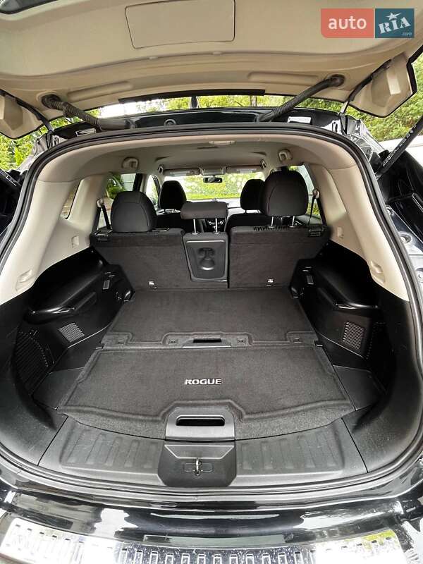 Внедорожник / Кроссовер Nissan Rogue 2017 в Хырове