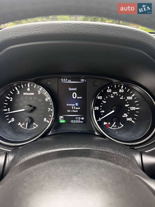 Внедорожник / Кроссовер Nissan Rogue 2017 в Хырове