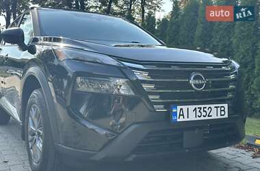Позашляховик / Кросовер Nissan Rogue 2024 в Києві
