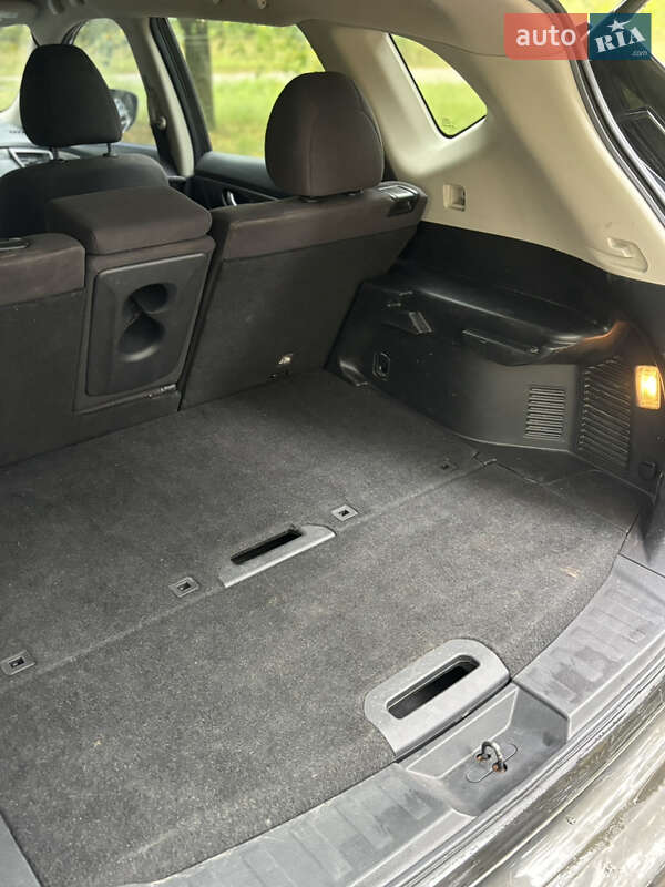 Позашляховик / Кросовер Nissan Rogue 2016 в Харкові