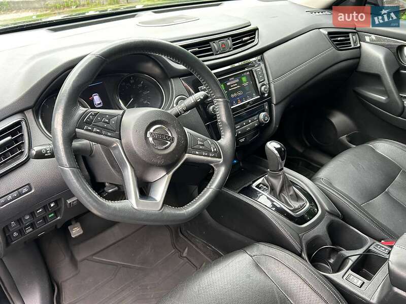 Позашляховик / Кросовер Nissan Rogue 2017 в Івано-Франківську