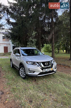 Позашляховик / Кросовер Nissan Rogue 2018 в Ромнах