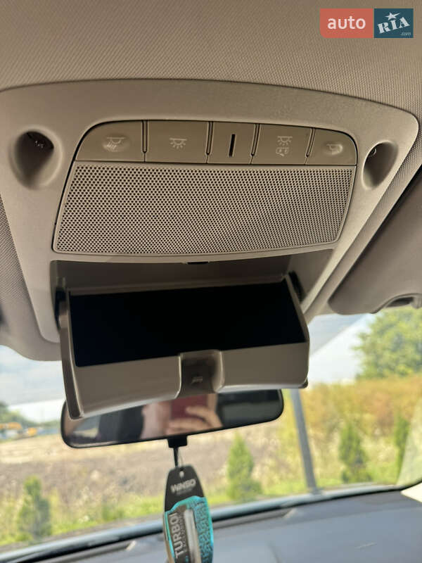 Позашляховик / Кросовер Nissan Rogue 2015 в Львові