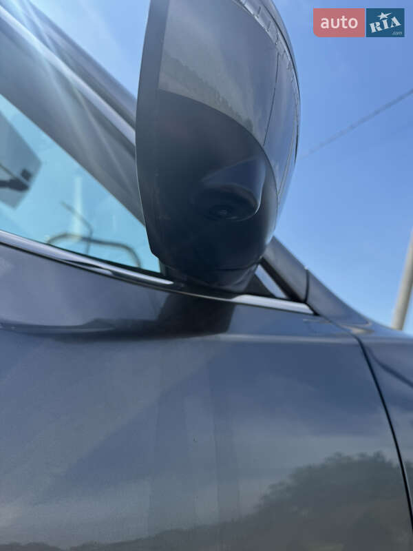 Позашляховик / Кросовер Nissan Rogue 2015 в Львові