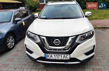 Внедорожник / Кроссовер Nissan Rogue 2017 в Киеве