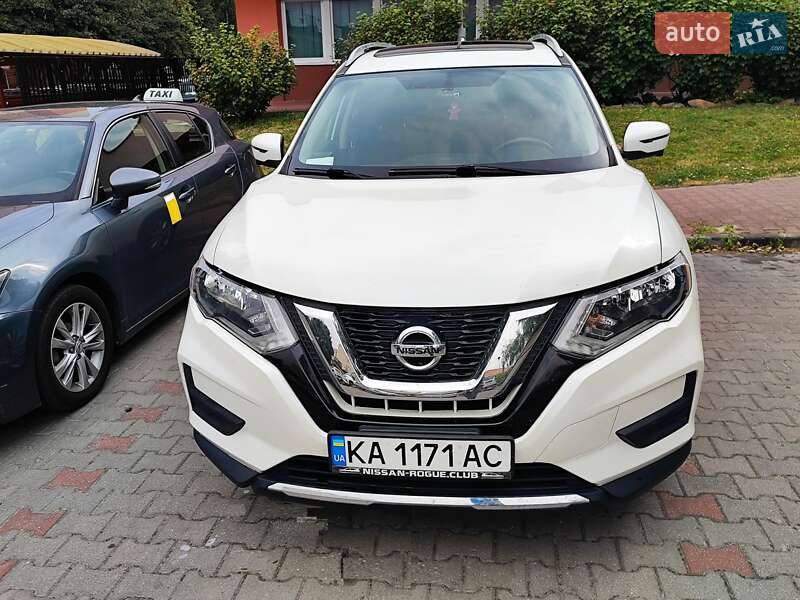 Внедорожник / Кроссовер Nissan Rogue 2017 в Киеве
