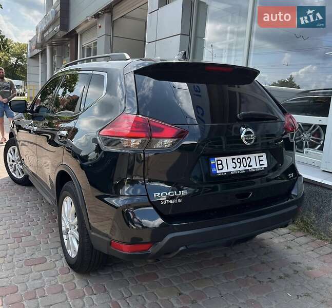 Позашляховик / Кросовер Nissan Rogue 2016 в Полтаві