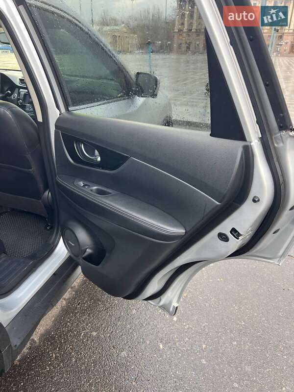 Внедорожник / Кроссовер Nissan Rogue 2016 в Николаеве фото 8 Внедорожник / Кроссовер Nissan Rogue 2016 в Николаеве