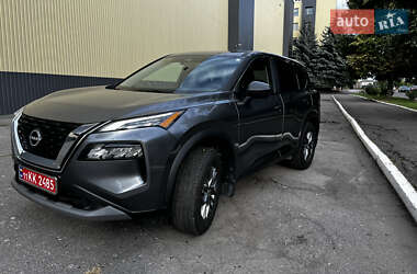 Внедорожник / Кроссовер Nissan Rogue 2023 в 