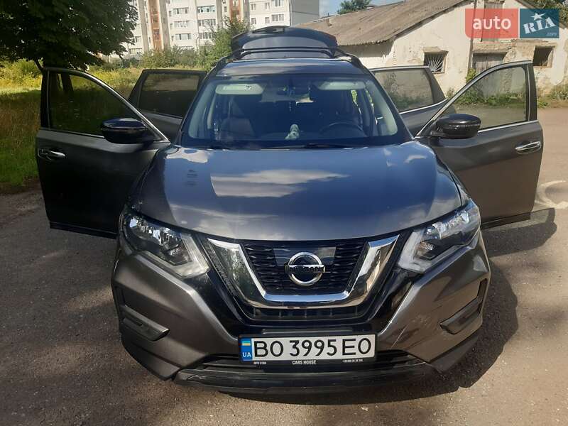 Внедорожник / Кроссовер Nissan Rogue 2018 в Тернополе