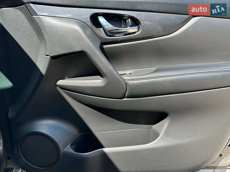 Позашляховик / Кросовер Nissan Rogue 2017 в Одесі