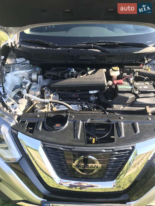 Внедорожник / Кроссовер Nissan Rogue 2017 в Светловодске