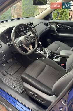 Позашляховик / Кросовер Nissan Rogue 2017 в 