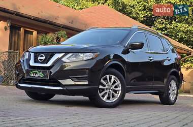 Позашляховик / Кросовер Nissan Rogue 2017 в Мукачевому