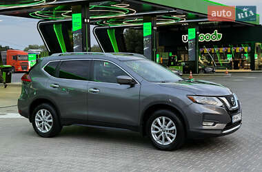 Внедорожник / Кроссовер Nissan Rogue 2017 в 