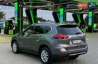 Внедорожник / Кроссовер Nissan Rogue 2017 в 
