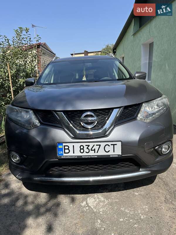 Внедорожник / Кроссовер Nissan Rogue 2016 в Полтаве