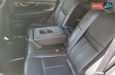 Внедорожник / Кроссовер Nissan Rogue 2017 в Ровно