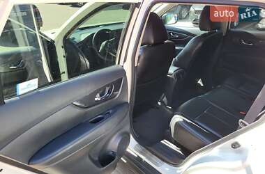 Внедорожник / Кроссовер Nissan Rogue 2017 в Ровно