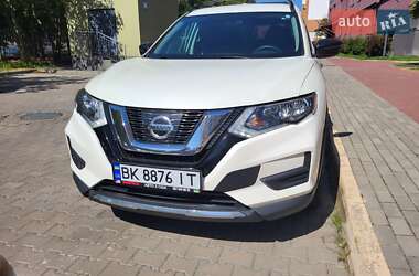 Внедорожник / Кроссовер Nissan Rogue 2017 в Ровно