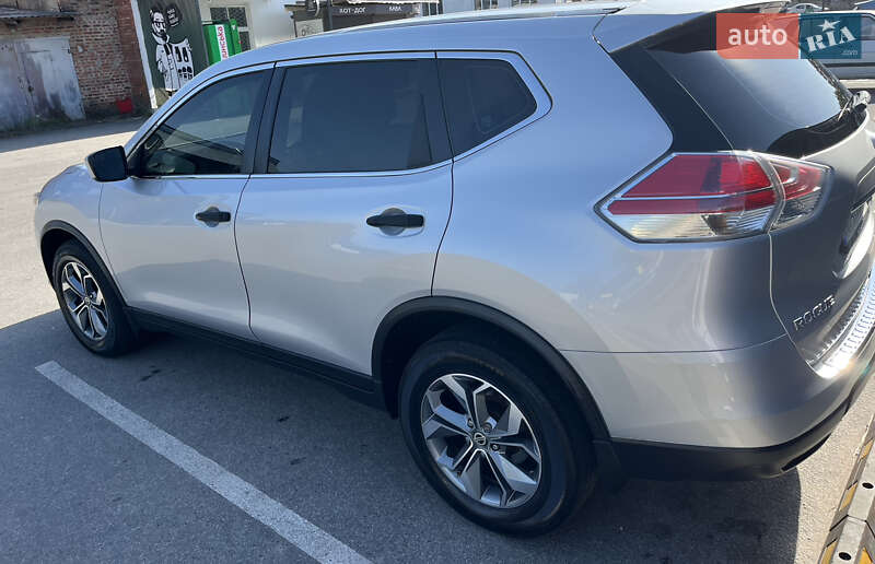 Позашляховик / Кросовер Nissan Rogue 2016 в Чернігові