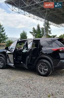 Внедорожник / Кроссовер Nissan Rogue 2021 в 
