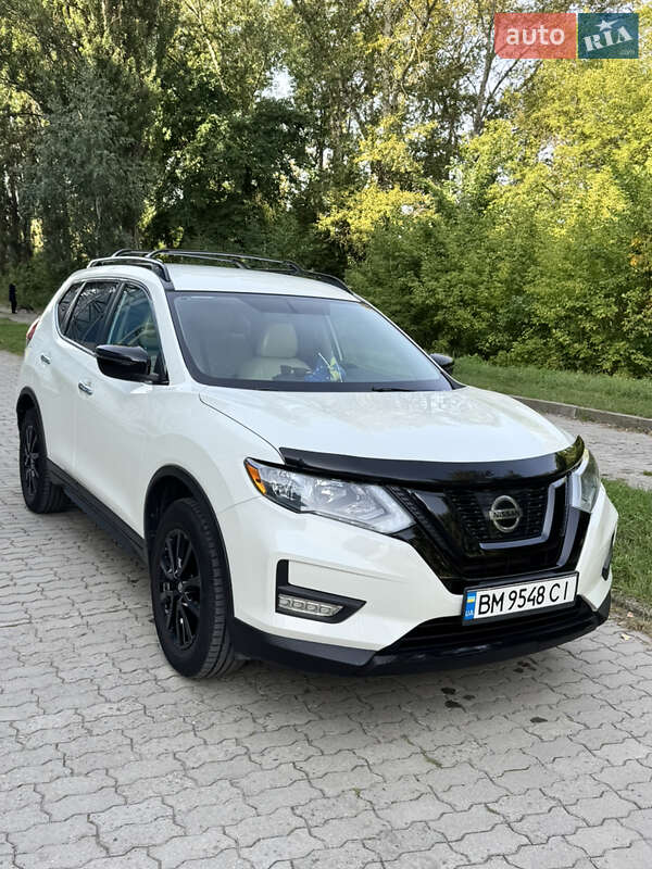 Позашляховик / Кросовер Nissan Rogue 2017 в Сумах