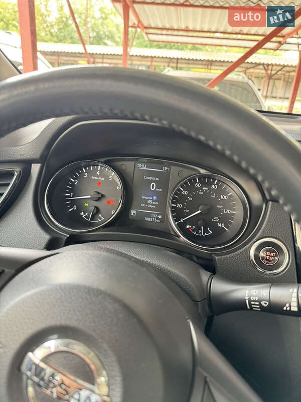 Позашляховик / Кросовер Nissan Rogue 2017 в Сумах