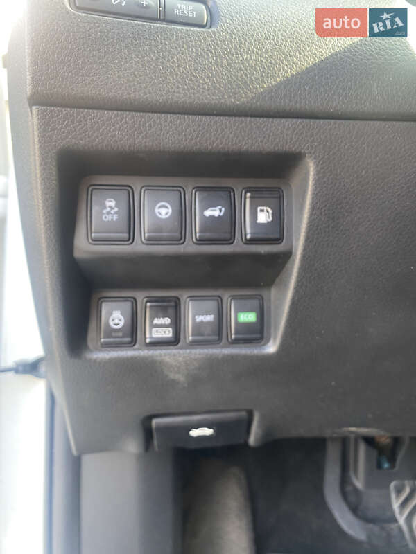 Внедорожник / Кроссовер Nissan Rogue 2019 в Киеве