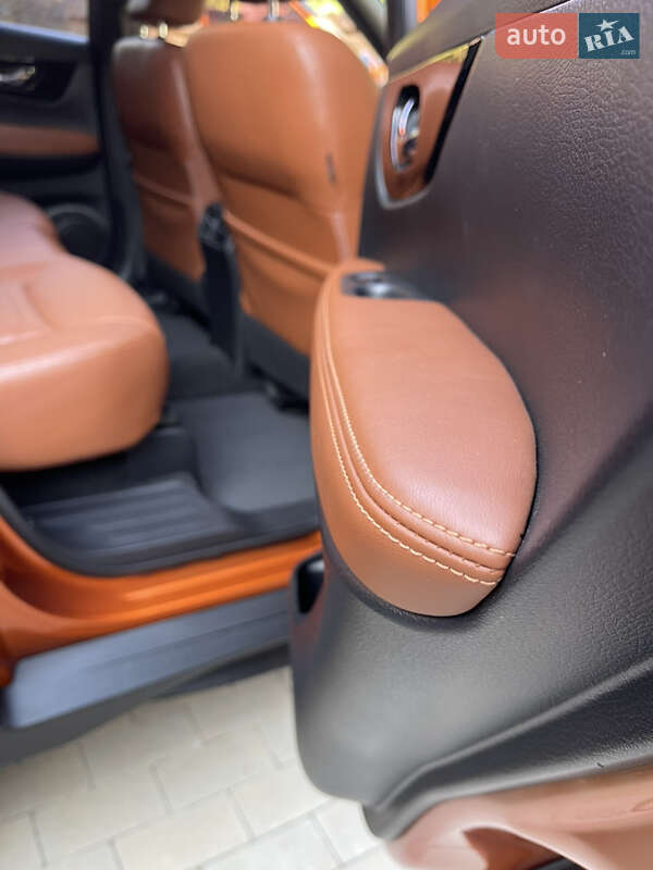 Внедорожник / Кроссовер Nissan Rogue 2017 в Харькове