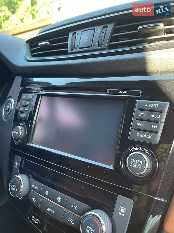 Внедорожник / Кроссовер Nissan Rogue 2017 в Харькове