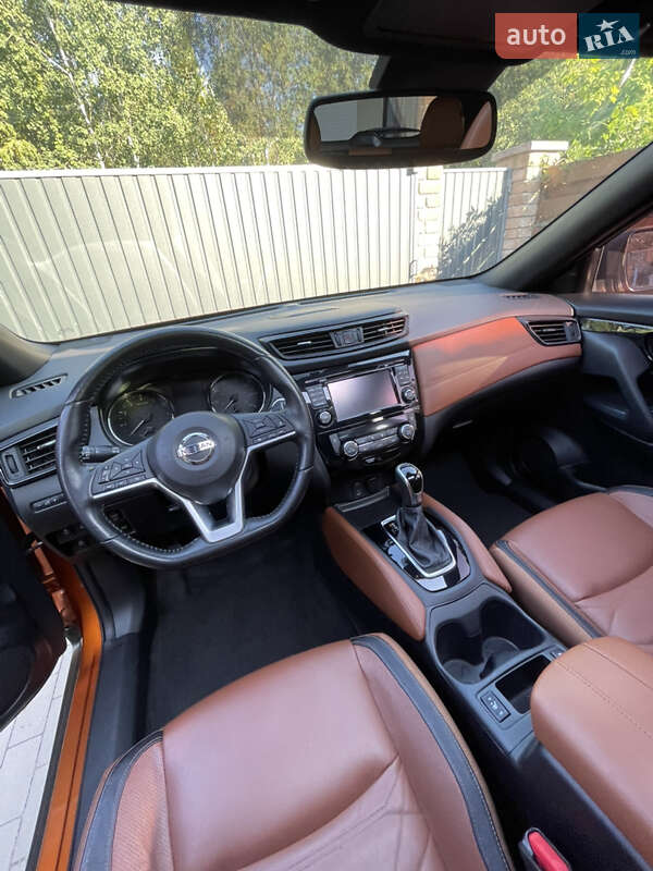 Внедорожник / Кроссовер Nissan Rogue 2017 в Харькове