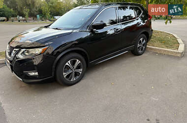 Позашляховик / Кросовер Nissan Rogue 2017 в Києві