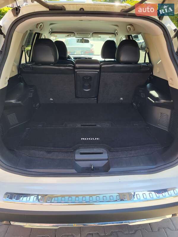 Внедорожник / Кроссовер Nissan Rogue 2017 в Ровно