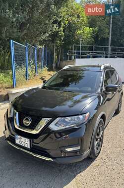Позашляховик / Кросовер Nissan Rogue 2018 в Чернівцях