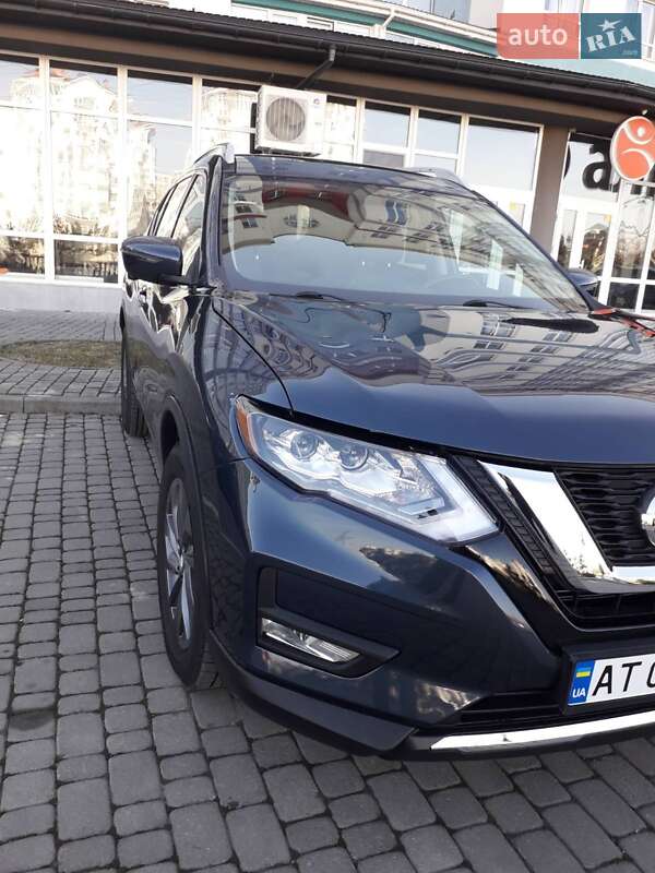 Позашляховик / Кросовер Nissan Rogue 2016 в Івано-Франківську