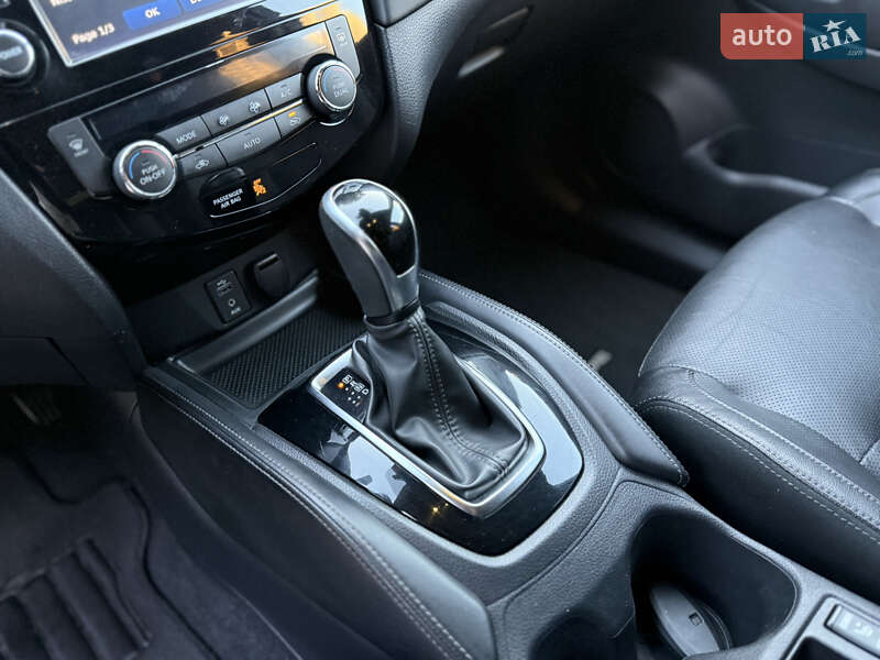 Внедорожник / Кроссовер Nissan Rogue 2017 в Одессе