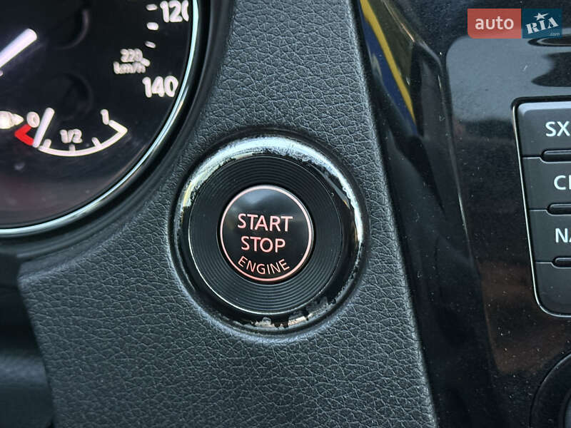 Внедорожник / Кроссовер Nissan Rogue 2017 в Одессе