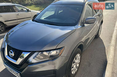 Позашляховик / Кросовер Nissan Rogue 2016 в Полтаві